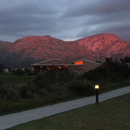 Mulligans Guest Lodge Херманус Екстериор снимка