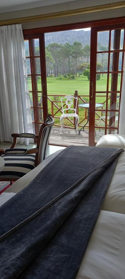 Mulligans Guest Lodge Херманус Екстериор снимка