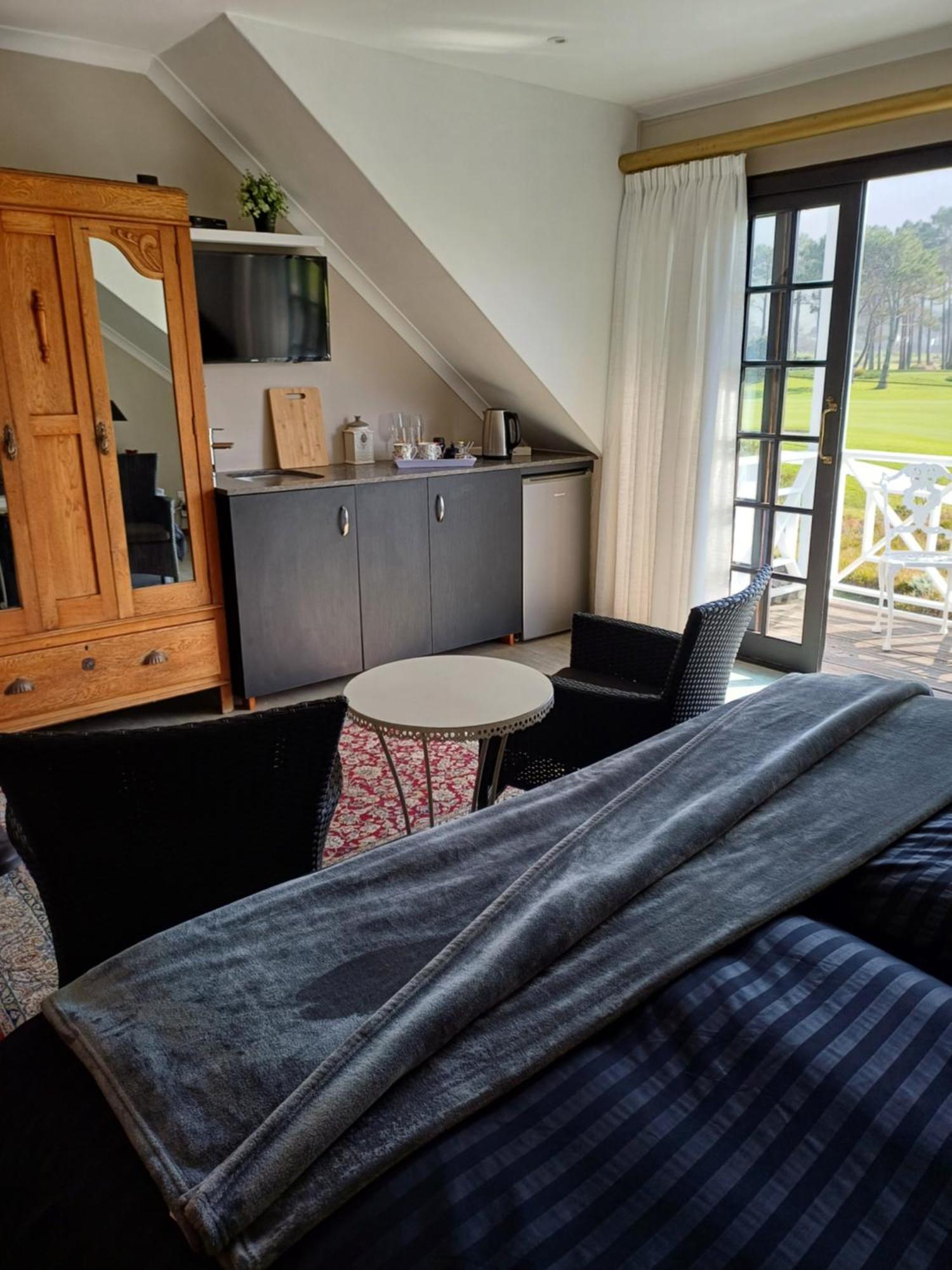 Mulligans Guest Lodge Херманус Екстериор снимка