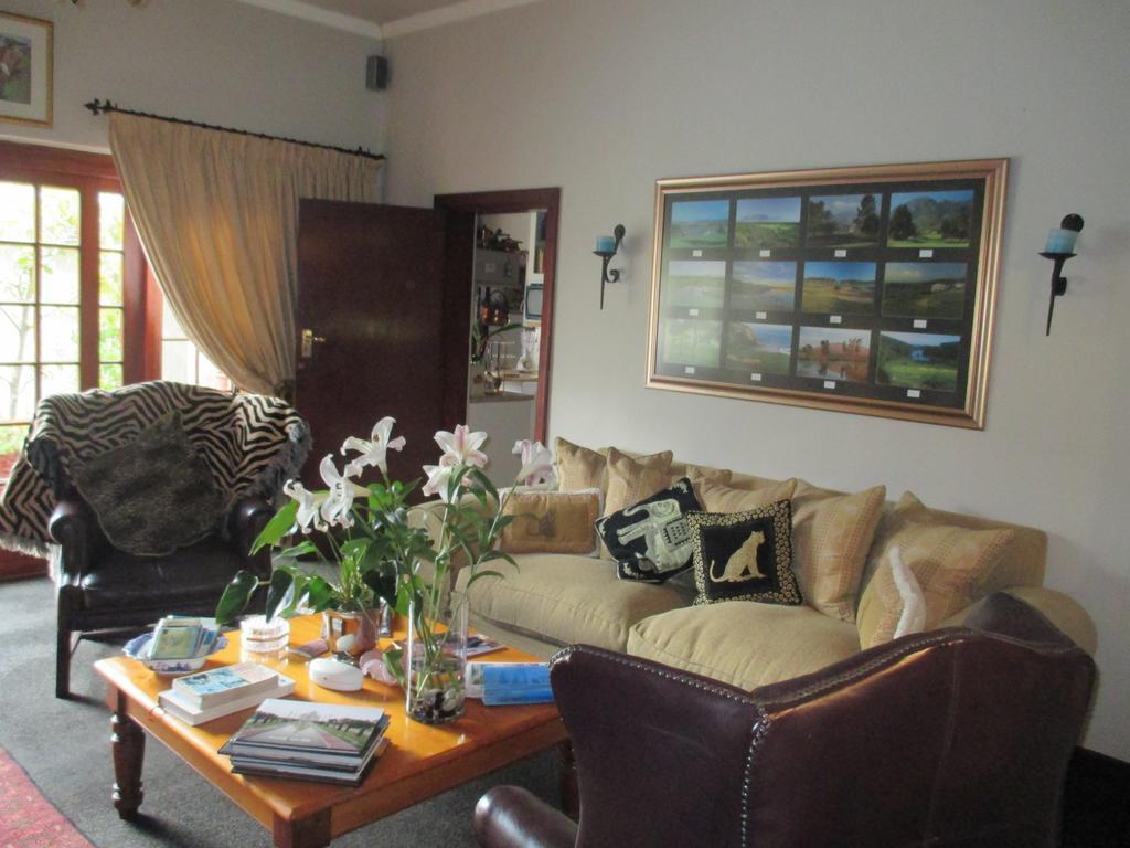 Mulligans Guest Lodge Херманус Екстериор снимка