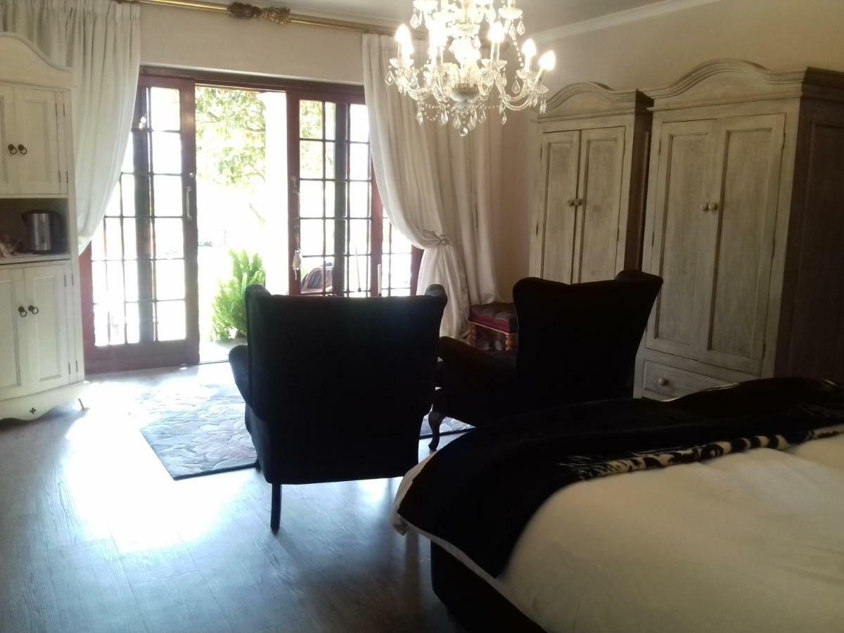 Mulligans Guest Lodge Херманус Екстериор снимка